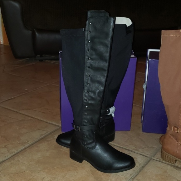 New in Box ! ❤❤ BOOTS❤❤ - Picture 2 of 4